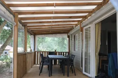 Terrasse ou espace extérieur de l'établissement MHT20 3 chambres et 2 sdb dans camping 4 étoiles