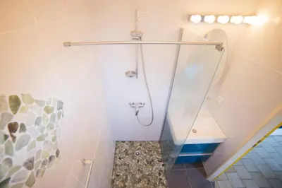 Salle de bains dans l'établissement Appartements Les Déferlantes Mimizan-plage