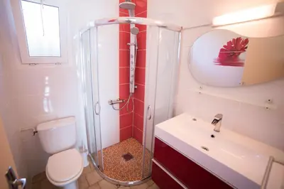 Salle de bains dans l'établissement Appartements Les Déferlantes Mimizan-plage