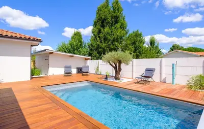 Piscine de l'établissement Superbe Maison Avec Piscine ou située à proximité