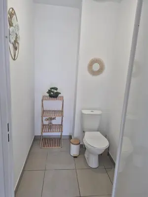 Salle de bains dans l'établissement Appartement neuf 6p centre de mios