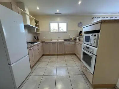 Cuisine ou kitchenette dans l'établissement Gite montanet