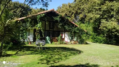 Jardin de l'établissement Maison Landaise En Pleine Nature
