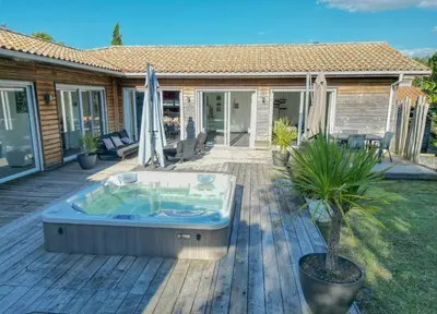 Jardin de l'établissement Contemporary House Near Landes Beaches