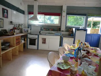 Cuisine ou kitchenette dans l'établissement Les Hébergements Nature et Bien-être