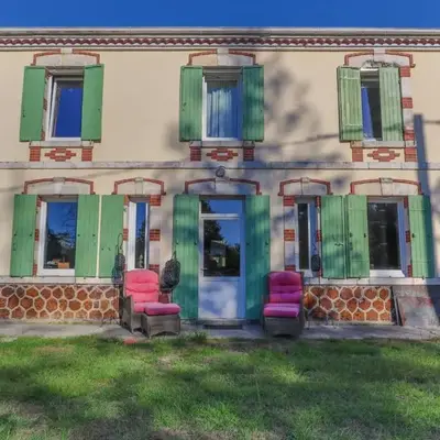 Traditional Home In The Heart Of Trensacq Forest