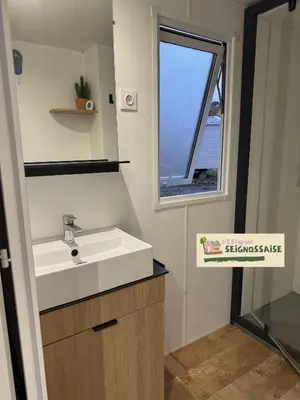 Salle de bains dans l'établissement L'Escapade Seignossaise