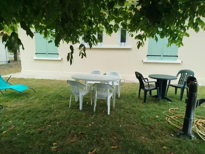 Jardin de l'établissement Maison de vacances à Lesperon