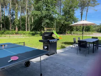 Tennis de table au sein de l'établissement les resiniers ou à proximité