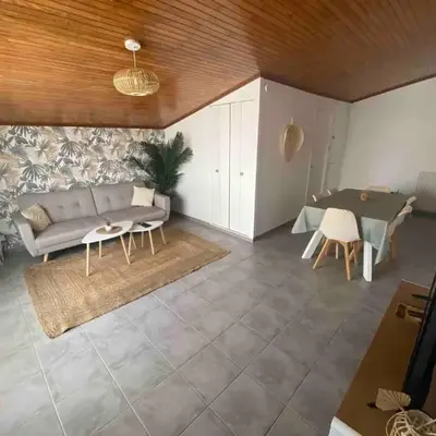 Appartement cosy avec Clim et jardin centre de Gujan