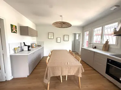 Cuisine ou kitchenette dans l'établissement Maison Basco-Landaise proche port, 8 couchages, moderne et rénovée - FR-1-474-283