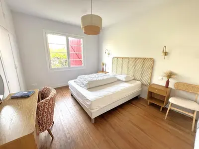 Un ou plusieurs lits dans un hébergement de l'établissement Maison Basco-Landaise proche port, 8 couchages, moderne et rénovée - FR-1-474-283