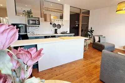 Cuisine ou kitchenette dans l'établissement La Galupe