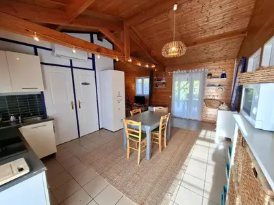 Cuisine ou kitchenette dans l'établissement Jolie Cabane Océan