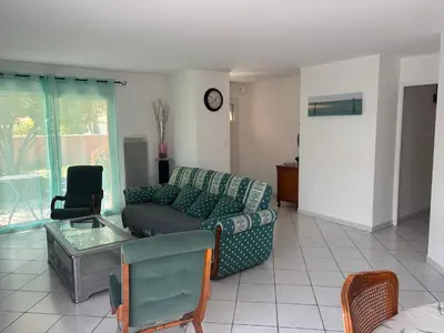 Coin salon dans l'établissement Maison au calme