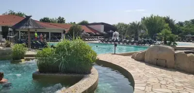 Piscine de l'établissement Mobilhomme Privilège ou située à proximité