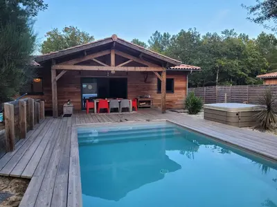 Piscine de l'établissement Maison bois 4 Ch Piscine & Spa proche Contis Océan ou située à proximité
