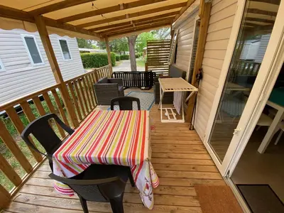 Balcon ou terrasse dans l'établissement La Plage 4 étoiles emplacement C04 8 personnes 3 chambres 2 SDB