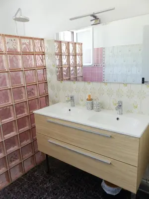 Salle de bains dans l'établissement Chez Pépète