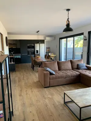 Cuisine ou kitchenette dans l'établissement Maison du Lanot