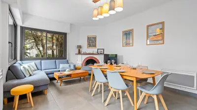 Coin salon dans l'établissement Maison de charme avec jardin et terrasse - Pyla