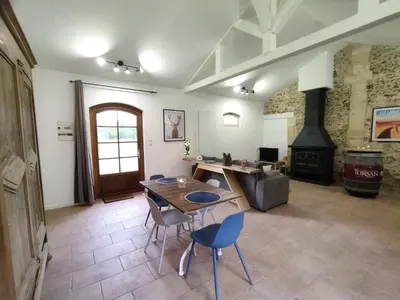 Coin salon dans l'établissement Gîte de charme dans la forêt landaise