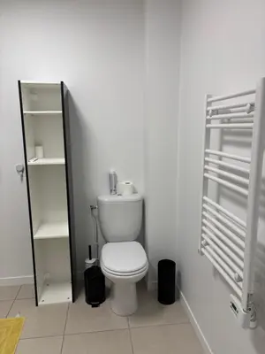 Salle de bains dans l'établissement Appartement neuf