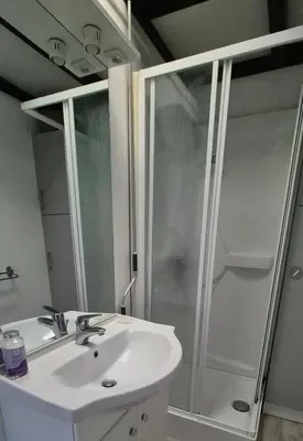 Salle de bains dans l'établissement Léon Apartment