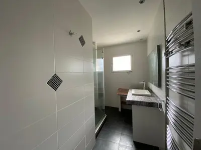 Salle de bains dans l'établissement Maison paisible