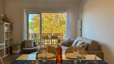 Coin salon dans l'établissement T2, 50 m beach, balcony with sea view