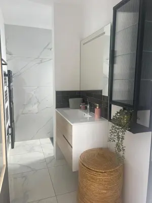 Salle de bains dans l'établissement T2 cosy au calme , proche Dax