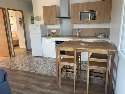Cuisine ou kitchenette dans l'établissement Magnifique maison neuve Mimizan plage entre pins et océan
