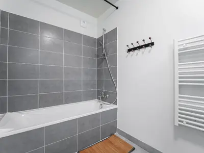 Salle de bains dans l'établissement Mimizan Plage - Appartement 6 pers à 400m de l'océan - Terrasse et Parking - FR-1-50-195