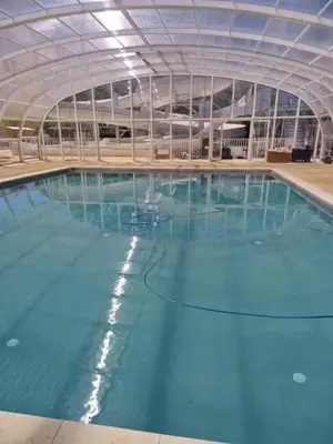 Piscine de l'établissement Mobilhome 6 personnes Marvilla Parks - Mayotte Vacances ou située à proximité
