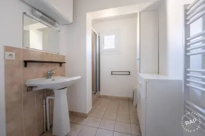 Salle de bains dans l'établissement Entre plages et port