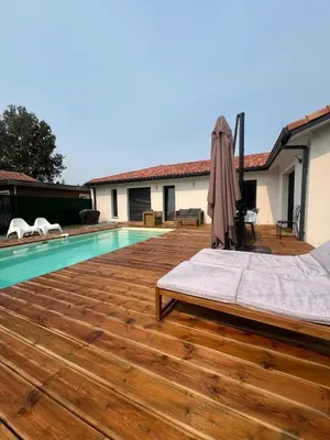 Piscine de l'établissement Villa Landéra ou située à proximité