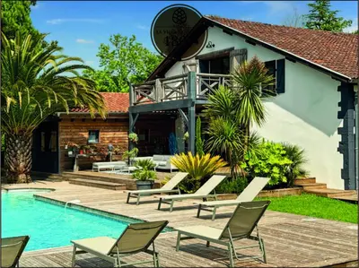 Piscine de l'établissement La Villa Landaise 1809 ou située à proximité