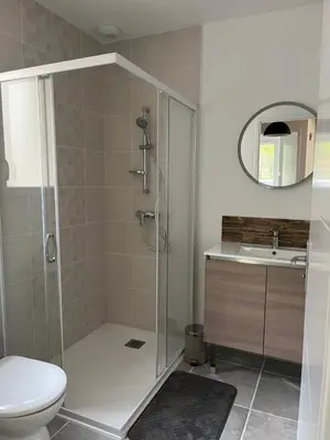 Salle de bains dans l'établissement Gite du Lac T4