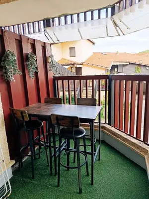Balcon ou terrasse dans l'établissement Appartement face au lac et à deux pas de l'océan