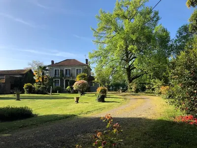 Jardin de l'établissement Villa Mon But - Maison de maître du 19ème siècle