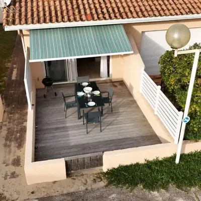 Maison rénovée 2023 à 2 pas de l'océan avec terrasse et WIFI - FR-1-831-15