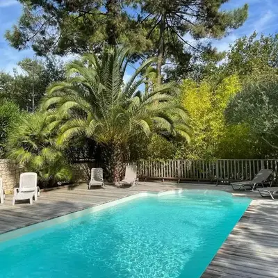 Ravissante villa tout bois avec piscine chauffée