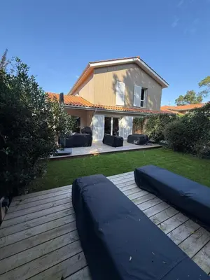 Jardin de l'établissement La petite Marensine T3 duplex