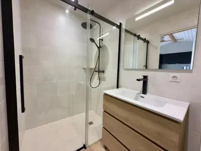 Salle de bains dans l'établissement Villa Plain Air piscine chauffée à une minute de l'eau