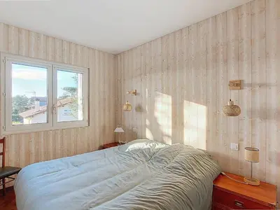 Un ou plusieurs lits dans un hébergement de l'établissement T3 proche plage avec terrasse et Wi-Fi pour 4 personnes - FR-1-857-36