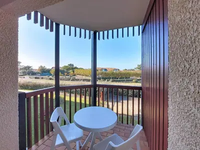 Balcon ou terrasse dans l'établissement Appartement T2 avec piscine, parking - Vieux-Boucau - FR-1-857-41