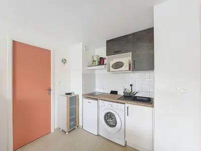 Cuisine ou kitchenette dans l'établissement Soustons Plage : T2 Cabine 4 pers avec Box Privatif - FR-1-857-35