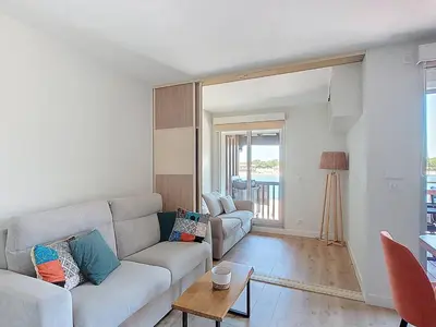 Coin salon dans l'établissement Vieux Boucau : T2 Cabine 6 Pers avec Piscine, Parking - FR-1-857-34