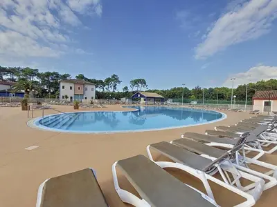 Piscine de l'établissement Soustons Plage - Villa Duplex 6 pers avec terrasse - FR-1-857-32 ou située à proximité