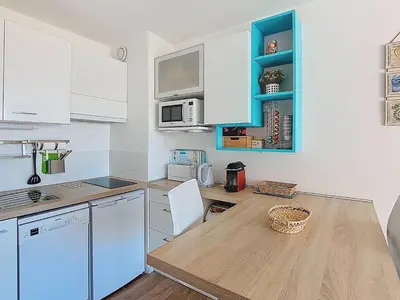 Cuisine ou kitchenette dans l'établissement T2 4 pers avec terrasse, parking et piscine à Vieux Boucau - FR-1-857-42